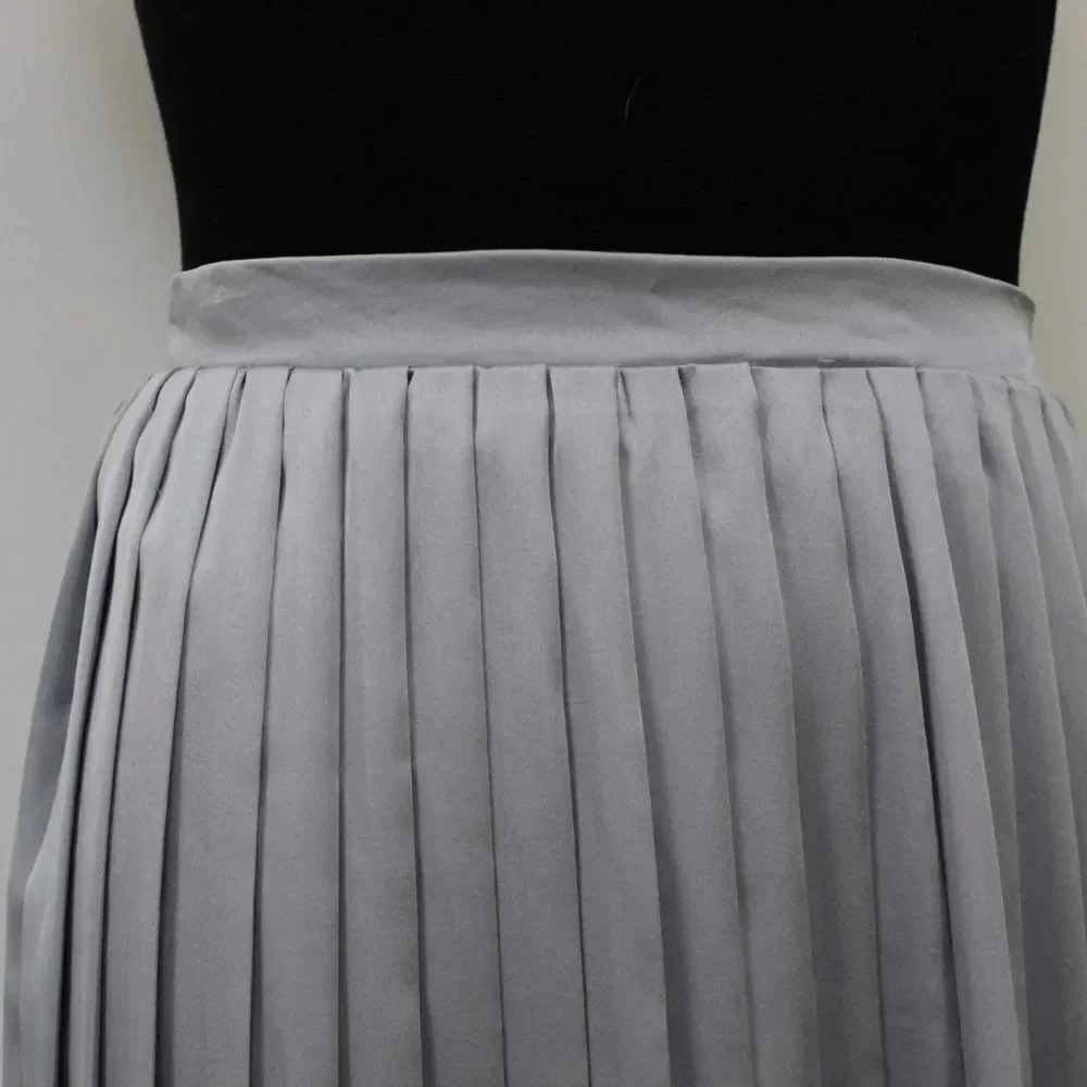 Lea & Viola Saks fifth Ave gray pleated skirt - Picture 6 of 8